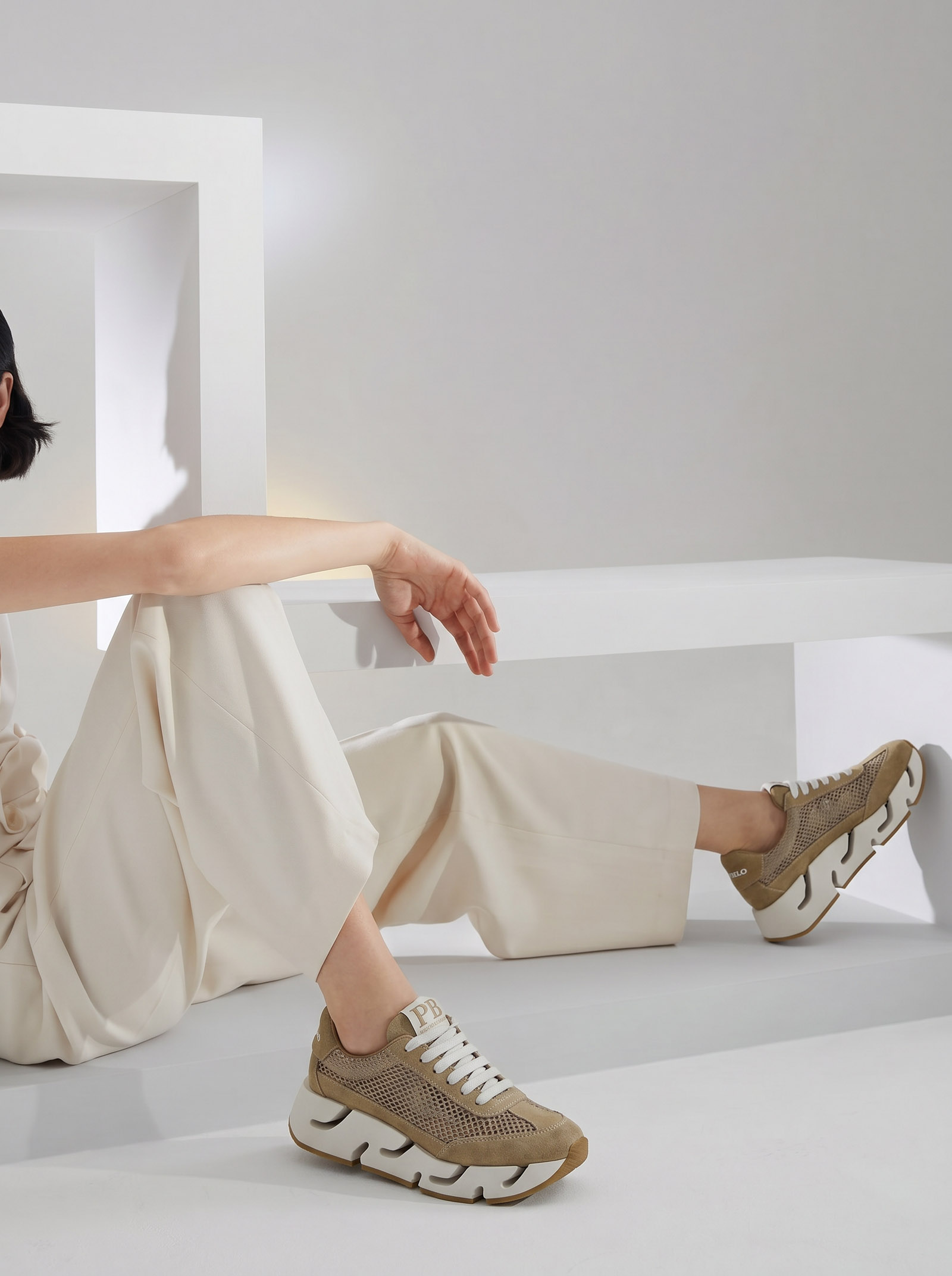 9. Paloma Barcelo shoes photo 2026